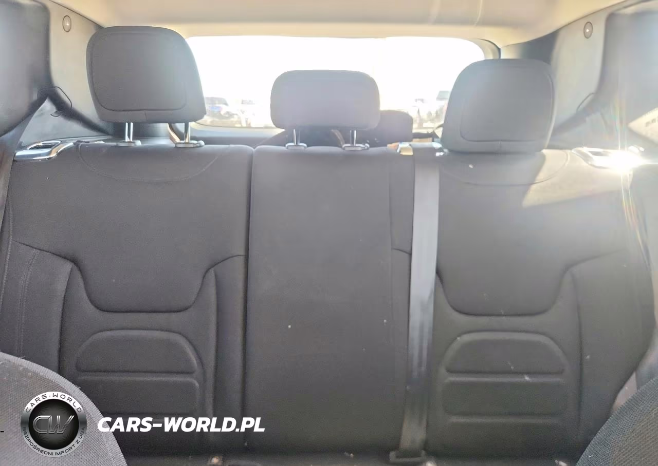 2018 Jeep Renegade Latitude VIN:ZACCJABB5JPJ34073 - 10