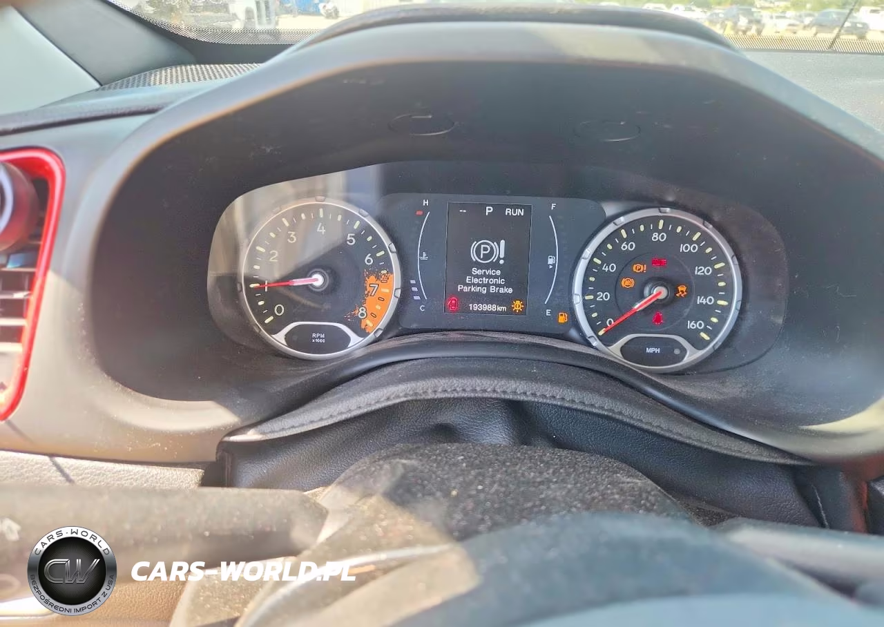 2018 Jeep Renegade Latitude VIN:ZACCJABB5JPJ34073 - 9