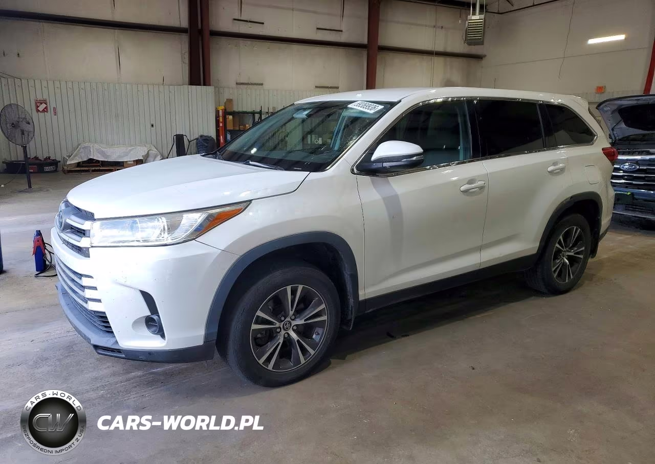2019 Toyota Highlander Le – zdjęcie 1 z 13