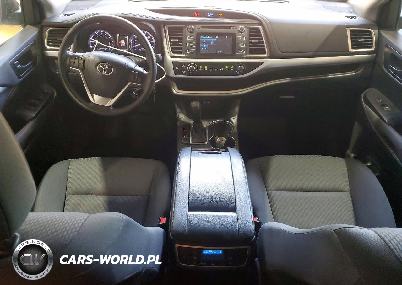 2019 Toyota Highlander Le VIN:5TDZZRFH0KS365633 - 8
