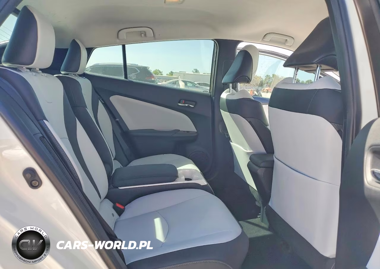 2017 Toyota Prius Prime Advanced VIN:JTDKARFP1H3025787 - 10