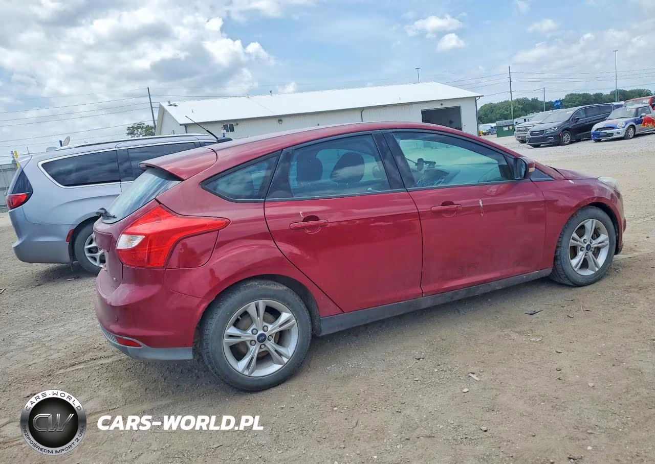 2014 Ford Focus Se VIN:1FADP3K20EL350737 - 3