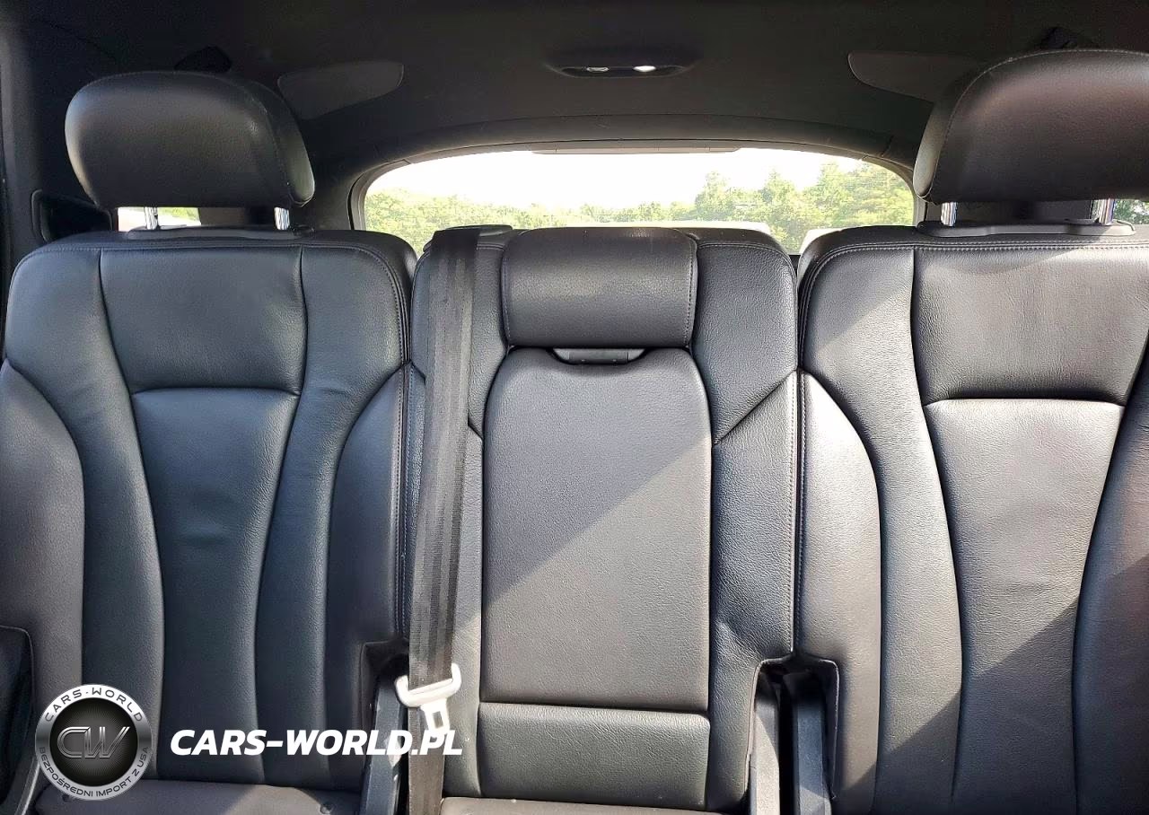2018 Audi Q7 Premium Plus VIN:WA1LAAF7XJD000449 - 10