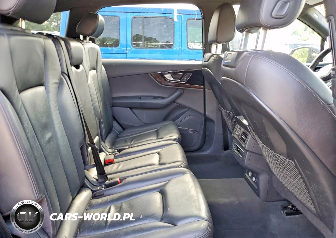 2018 Audi Q7 Premium Plus VIN:WA1LAAF7XJD000449 - 11