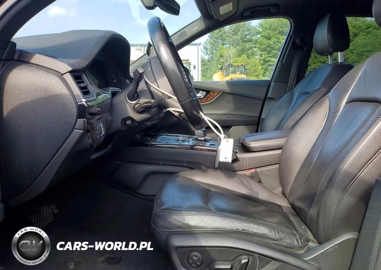 2018 Audi Q7 Premium Plus VIN:WA1LAAF7XJD000449 - 7