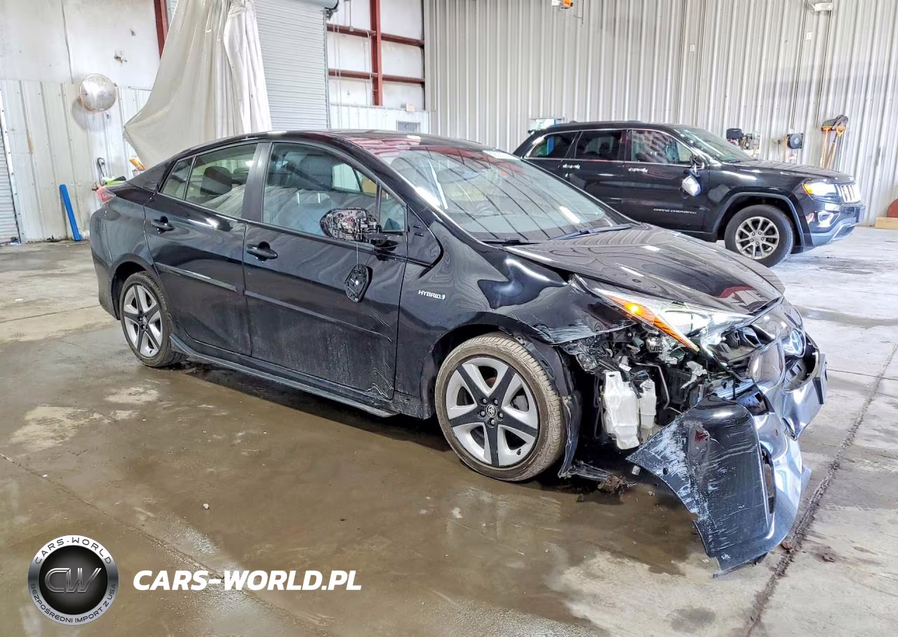 2017 Toyota Prius Four Touring VIN:JTDKARFU0H3029464 - 4