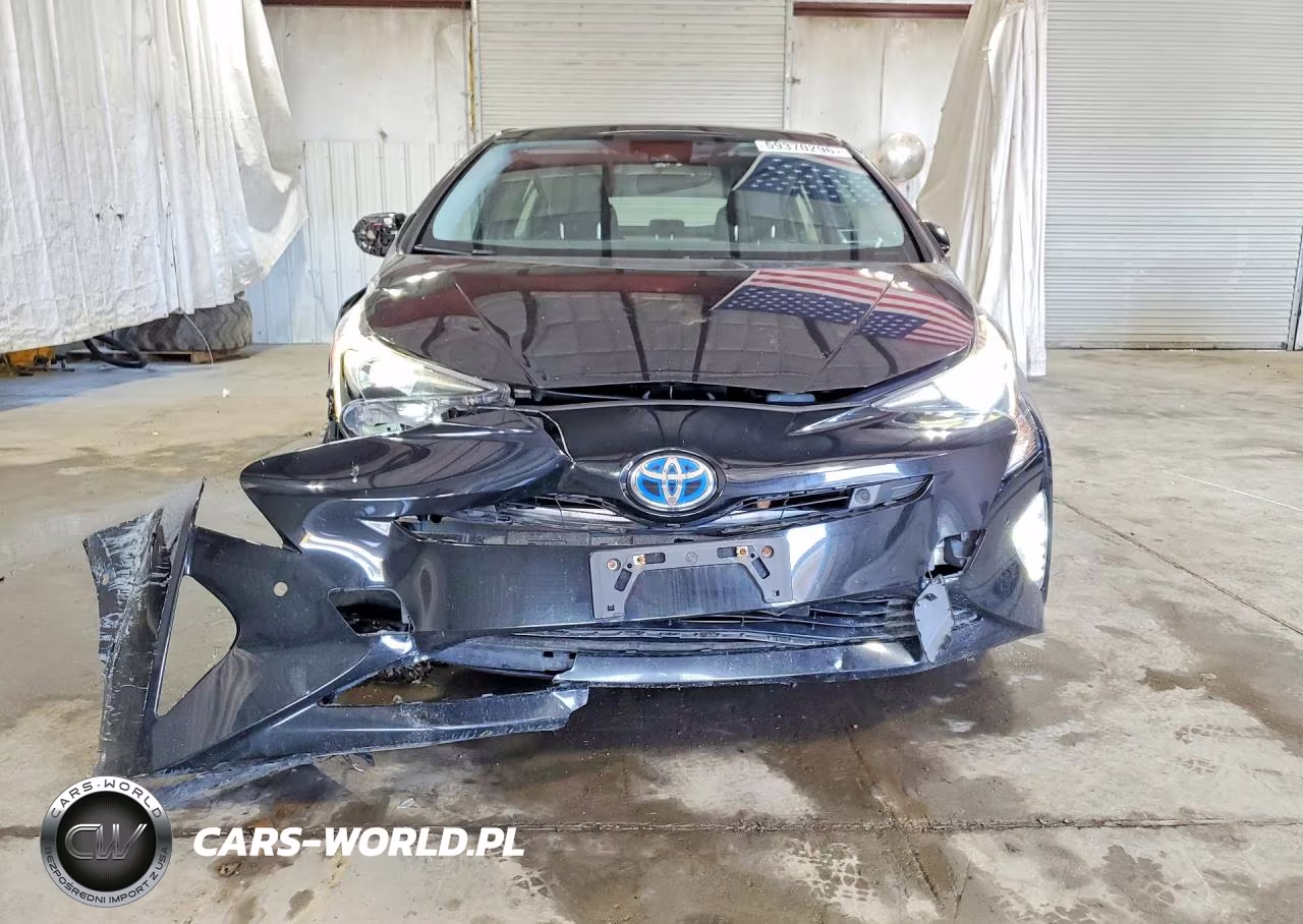 2017 Toyota Prius Four Touring VIN:JTDKARFU0H3029464 - 5