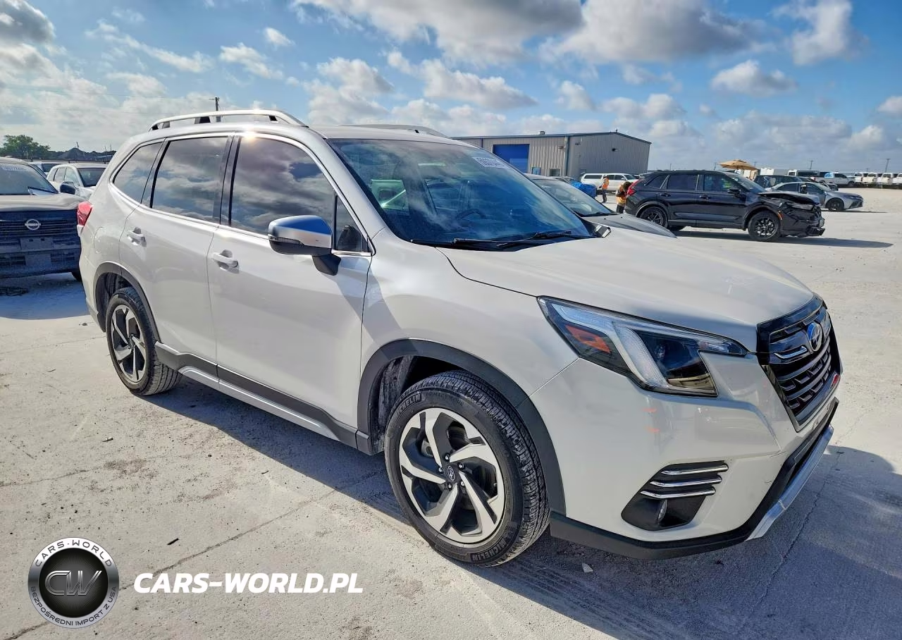 2022 Subaru Forester Touring VIN:JF2SKARC6NH496132 - 4