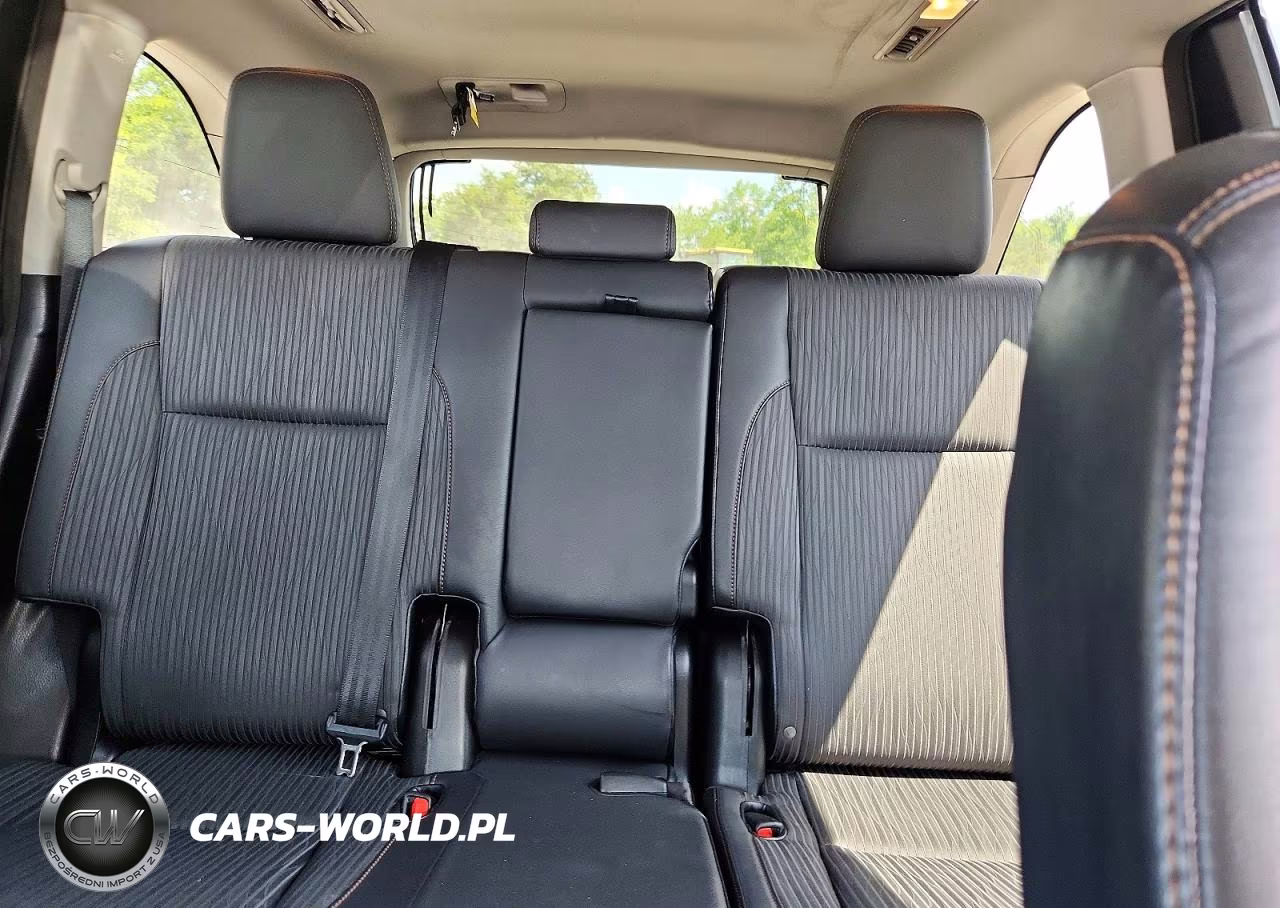 2016 Toyota Highlander Le Plus VIN:5TDBKRFH2GS250416 - 10