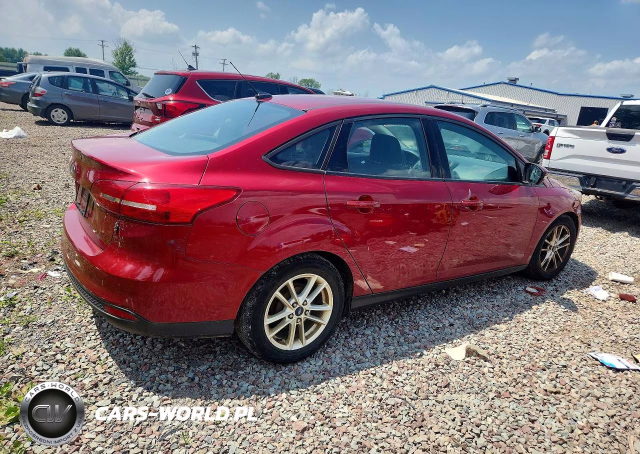 2015 Ford Focus Se VIN:1FADP3F21FL353237 - 3
