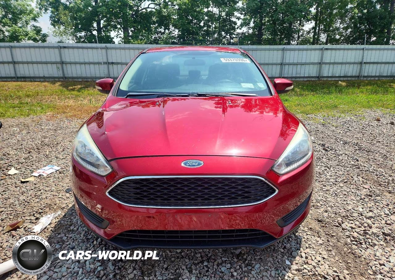 2015 Ford Focus Se VIN:1FADP3F21FL353237 - 5