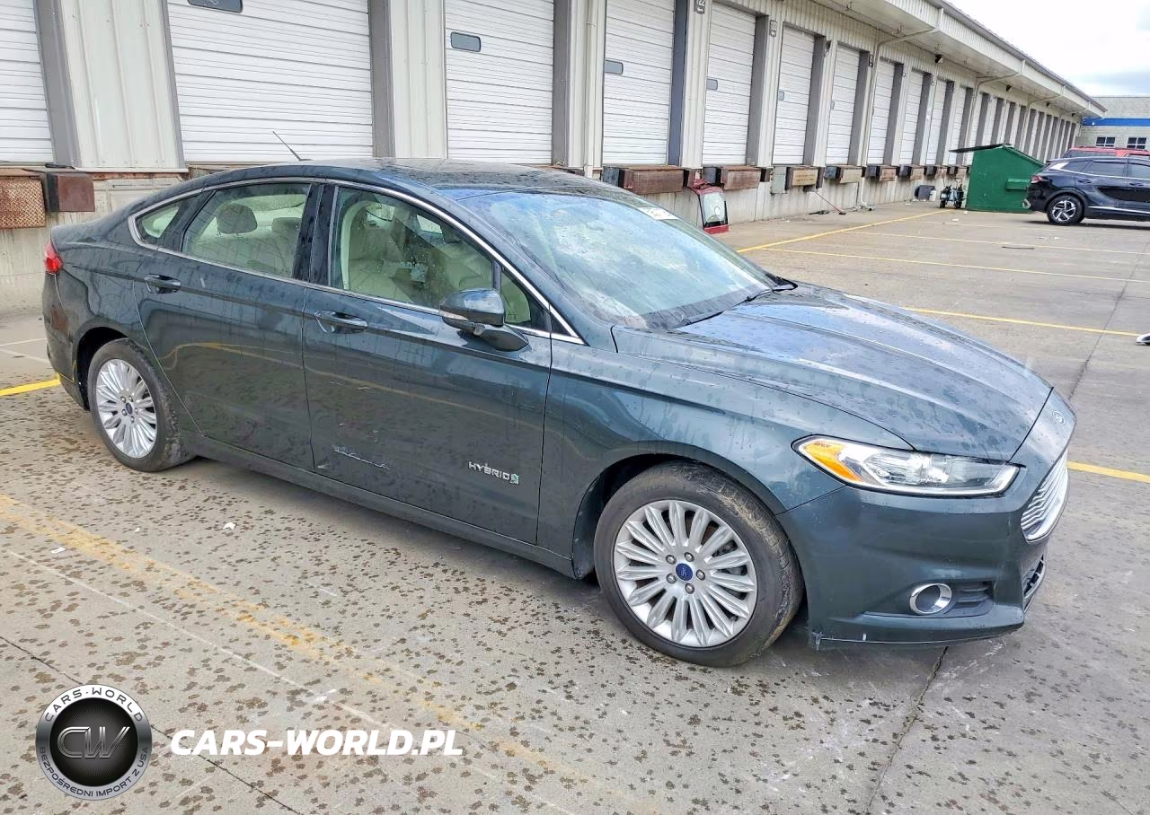 2015 Ford Fusion Se Hybrid VIN:3FA6P0LU1FR158821 - 4