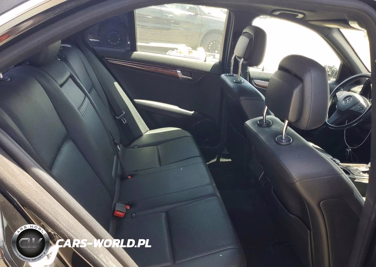 2011 Mercedes-Benz C 300 4Matic VIN:WDDGF8BB3BR181450 - 10