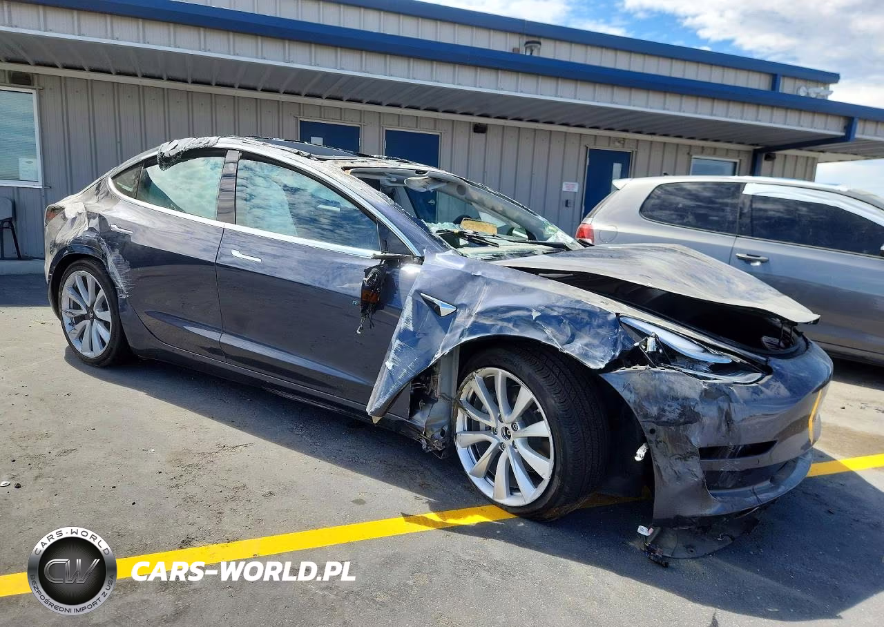 2020 Tesla Model 3 VIN:5YJ3E1EB4LF637994 - 4
