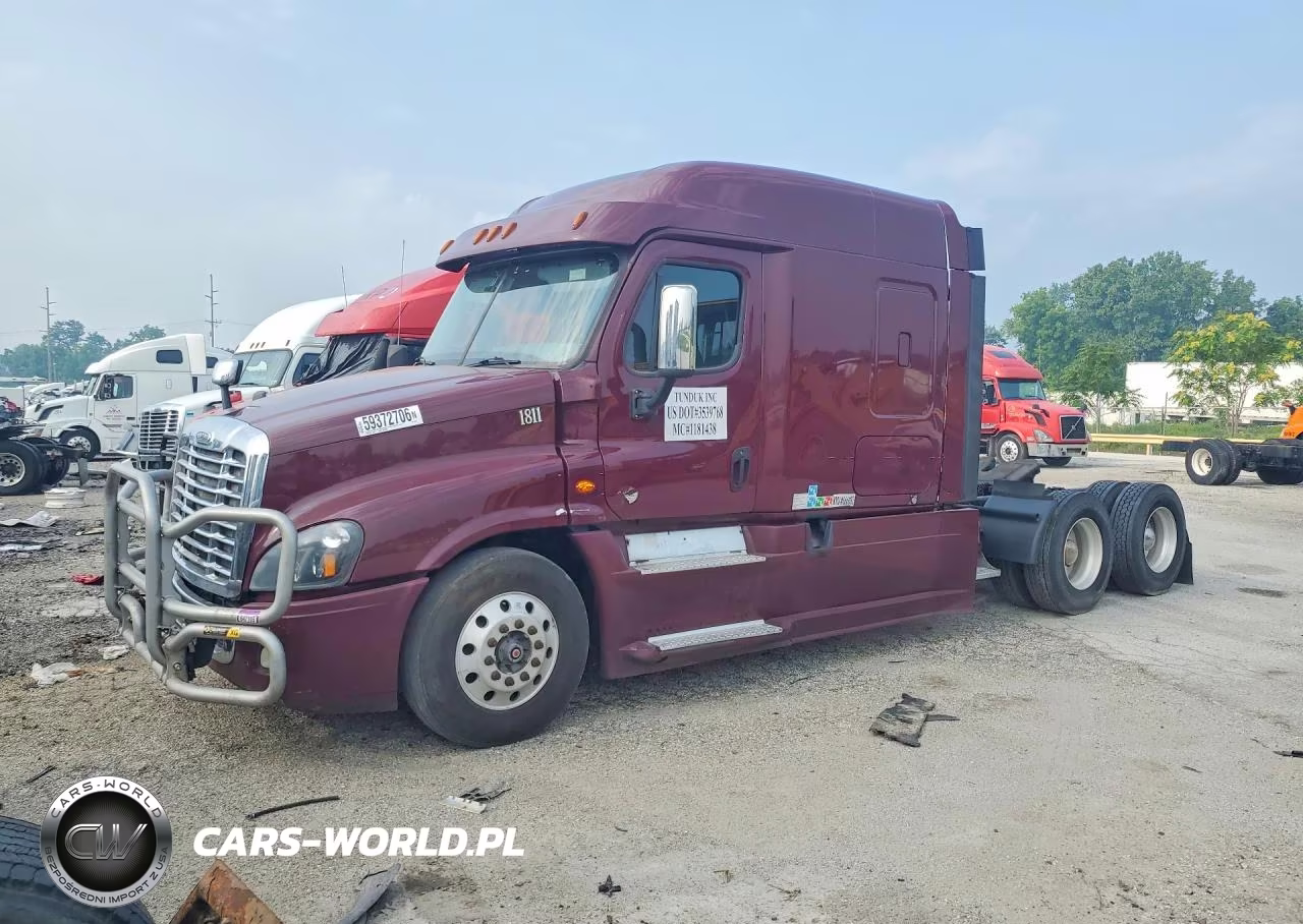 2018 Freightliner Cascadia 125 Semi Truck