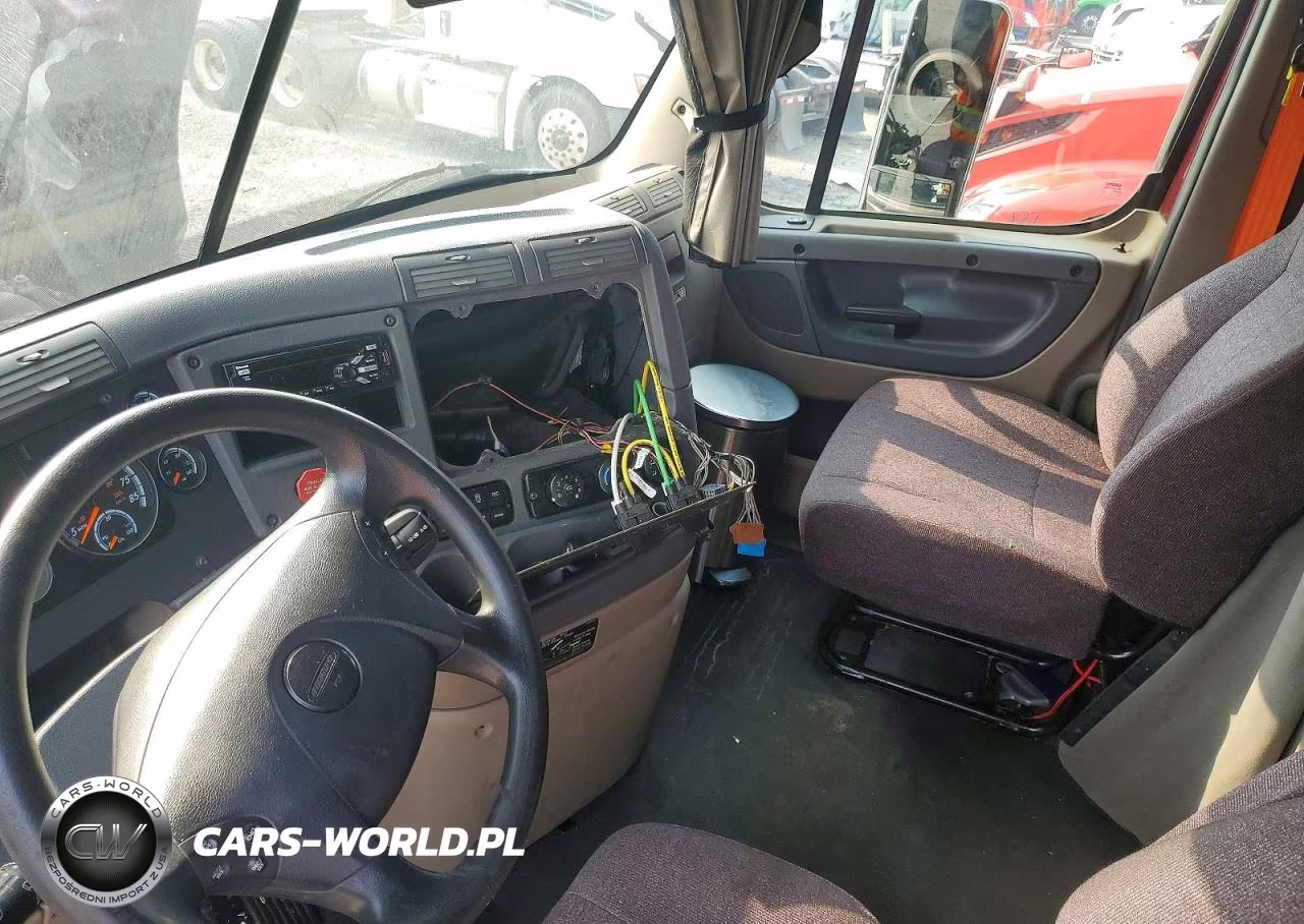 2018 Freightliner Cascadia 125 Semi Truck VIN:3AKJGLDV4JSJK1229 - 8