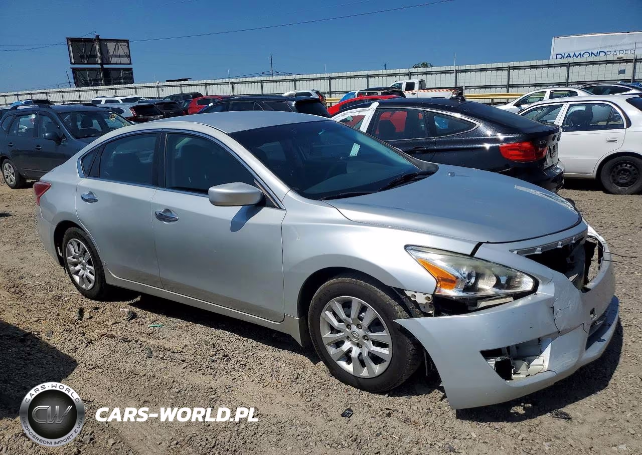 2015 Nissan Altima 2.5 S VIN:1N4AL3APXFC584302 - 4
