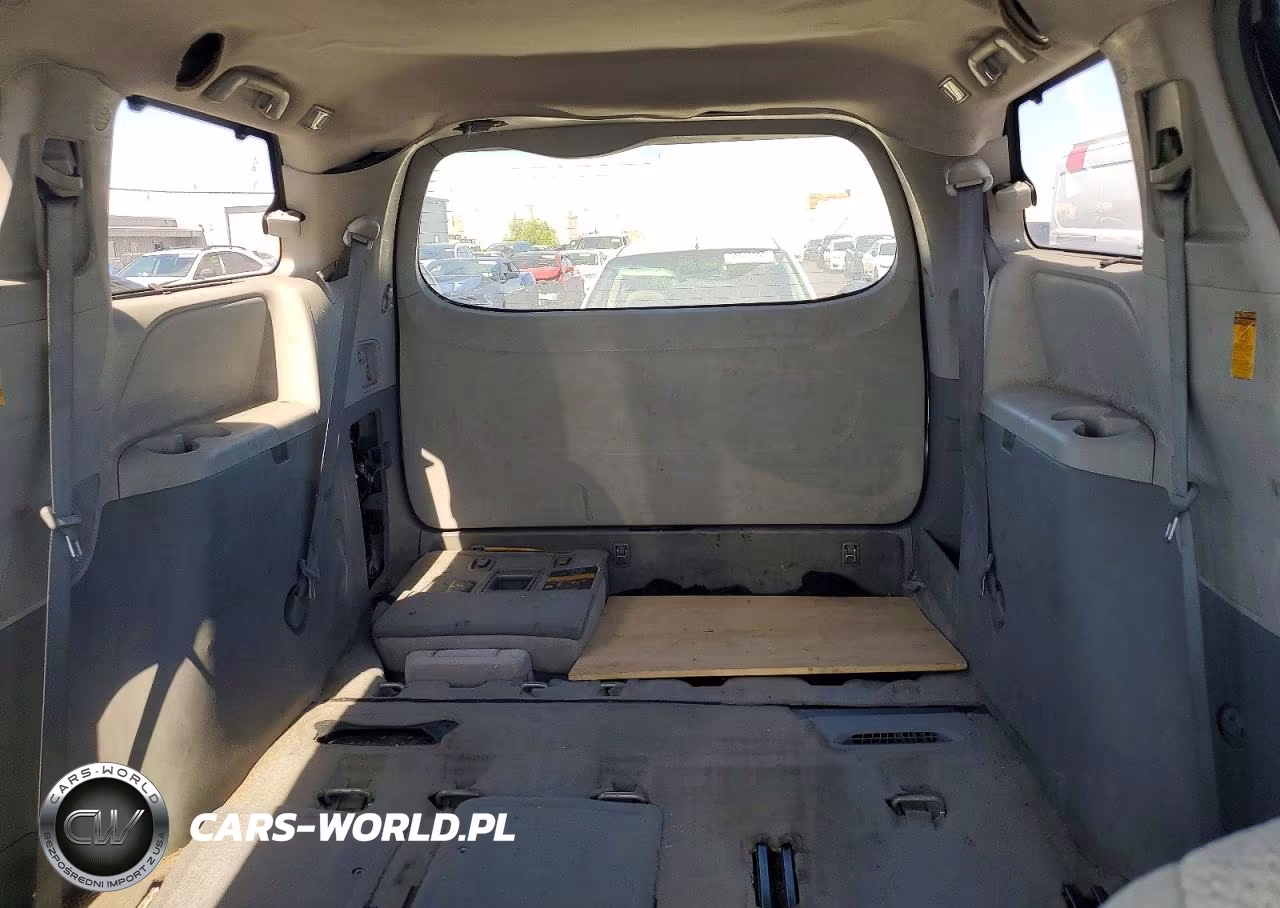 2014 Toyota Sienna Le VIN:5TDJK3DCXES077807 - 10