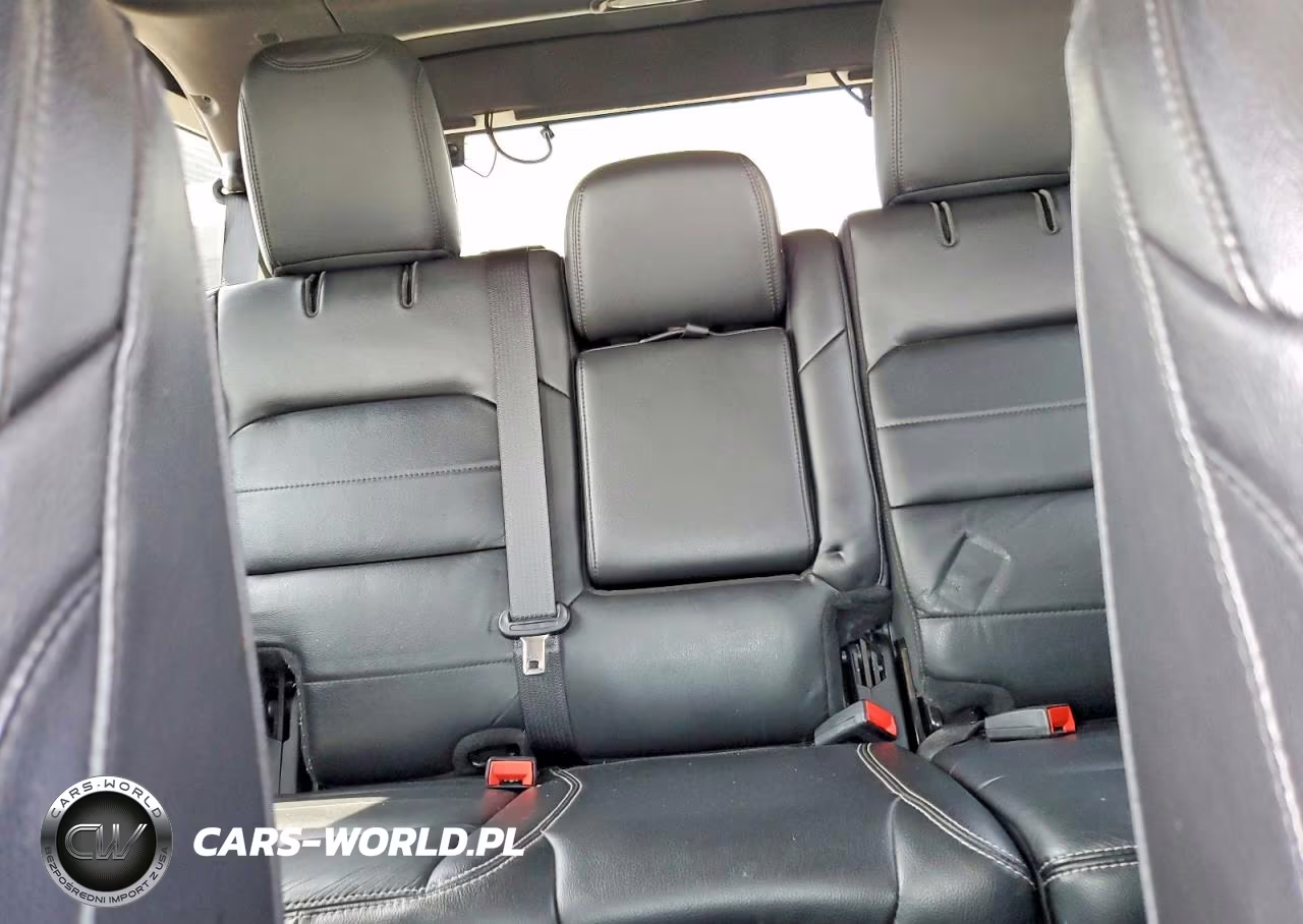 2019 Jeep Wrangler Unlimited Sahara VIN:1C4HJXEN1KW507728 - 10