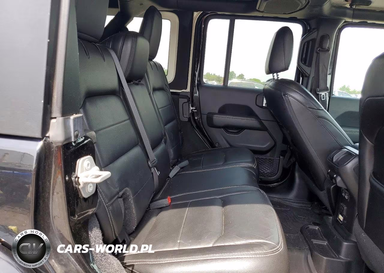 2019 Jeep Wrangler Unlimited Sahara VIN:1C4HJXEN1KW507728 - 11