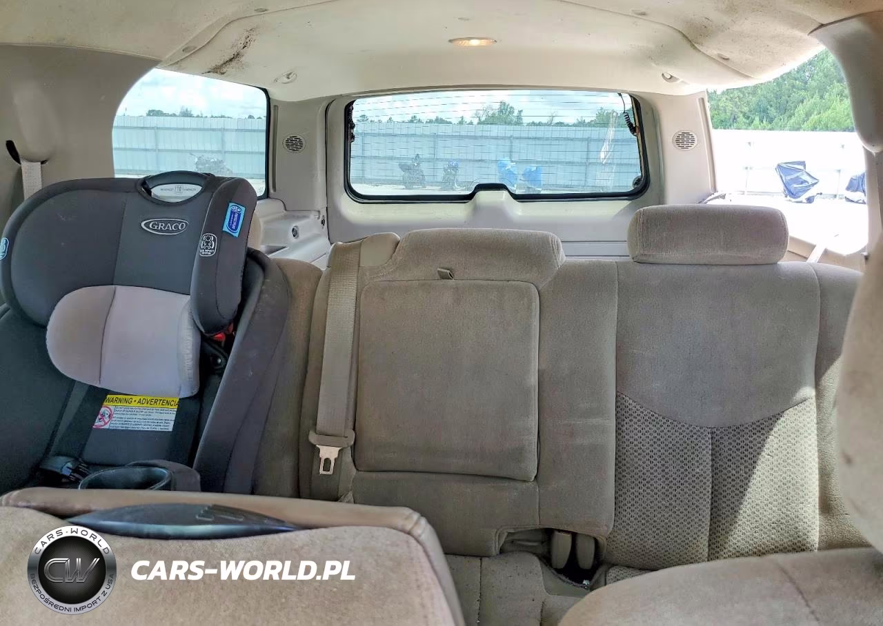 2004 Chevrolet Suburban C1500 VIN:1GNEC16Z04J110935 - 10