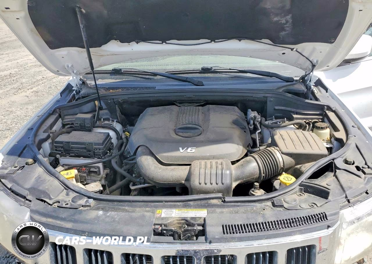 2013 Jeep Grand Cherokee Laredo VIN:1C4RJFAG2DC646230 - 12