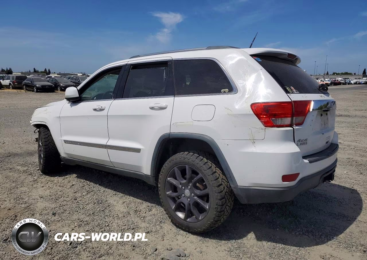 2013 Jeep Grand Cherokee Laredo VIN:1C4RJFAG2DC646230 - 2