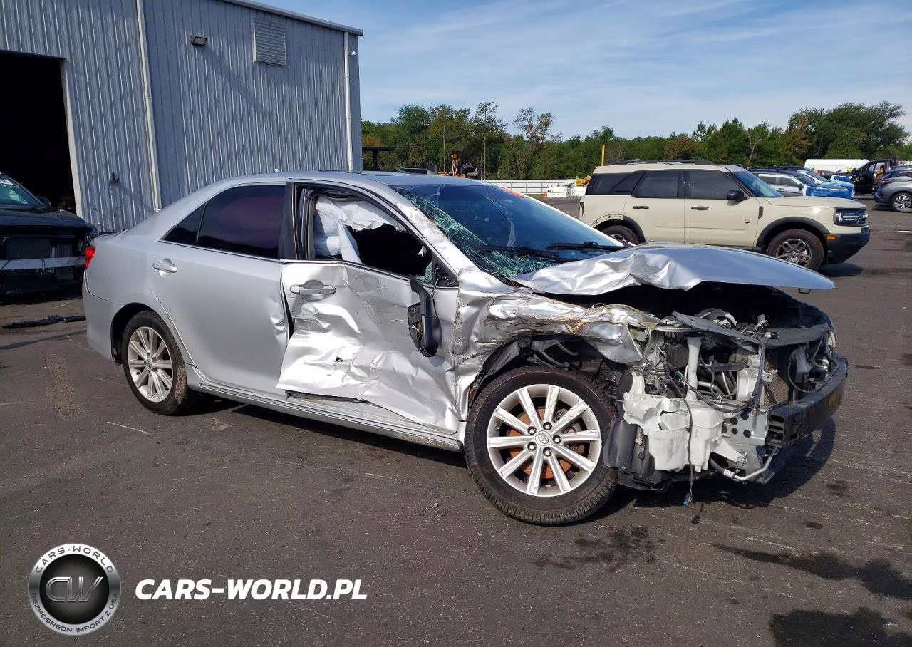 2014 Toyota Camry Xle V6 VIN:4T1BK1FK4EU549410 - 4