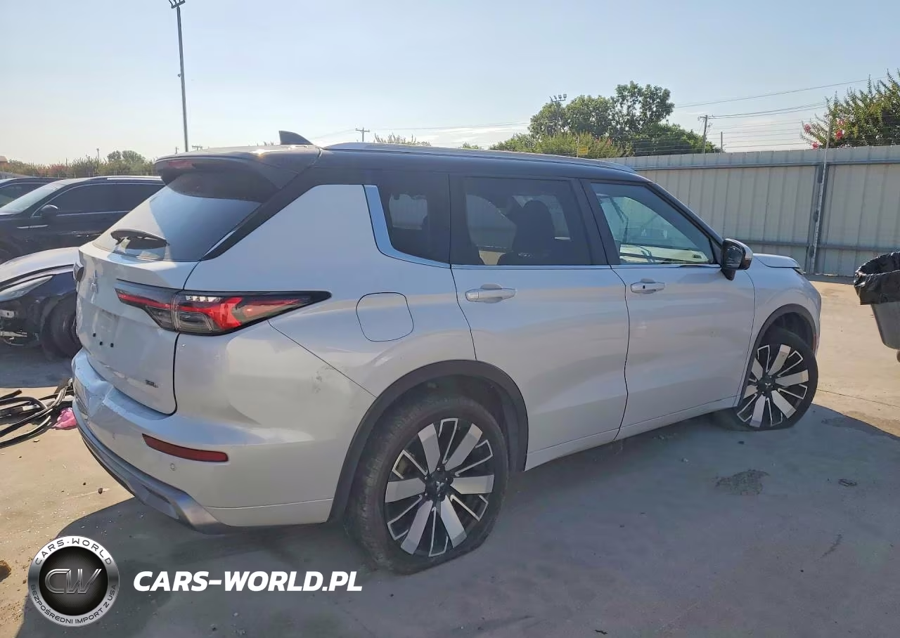 2025 Mitsubishi Outlander Sel VIN:JA4J3WA81SZ038493 - 3