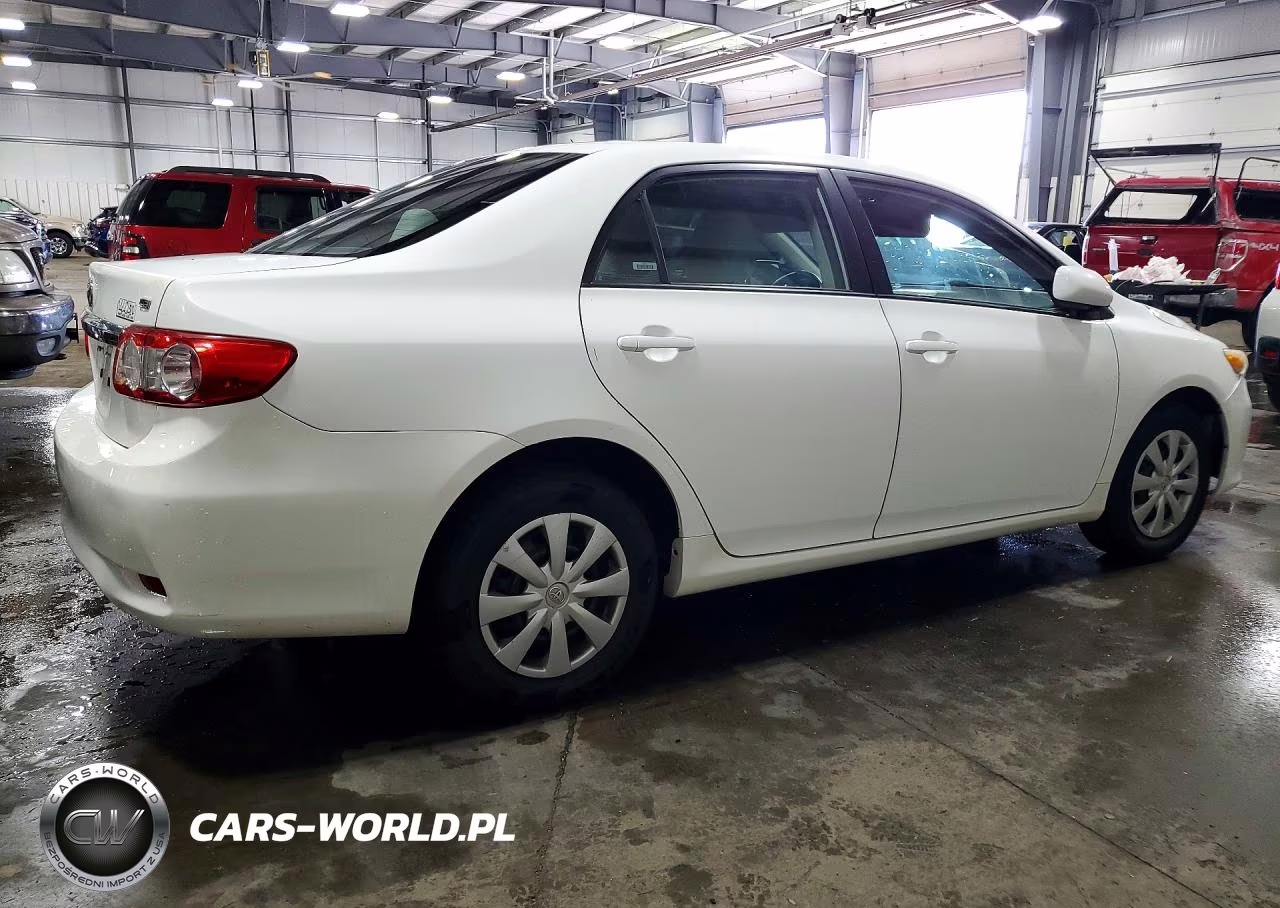 2011 Toyota Corolla Le VIN:2T1BU4EE3BC610704 - 3