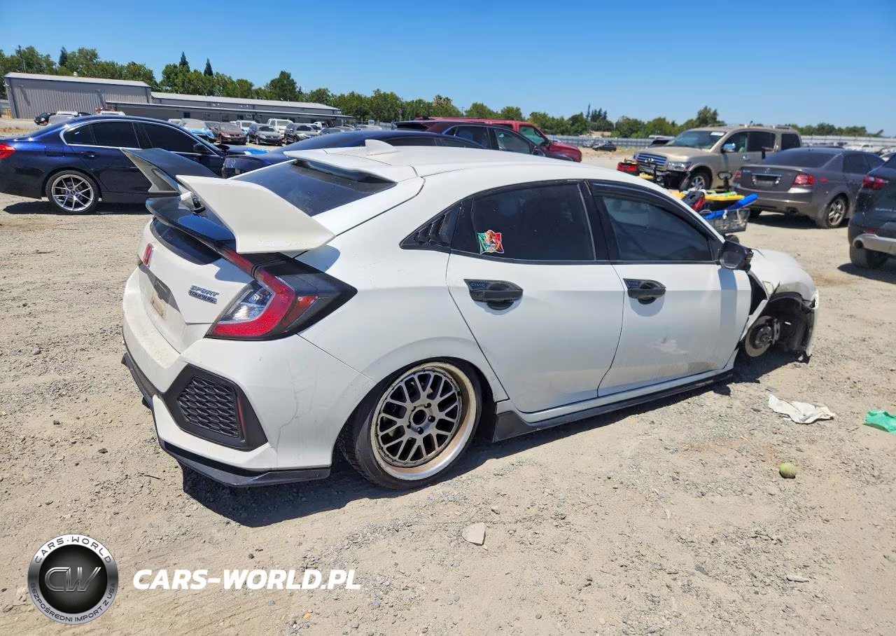 2018 Honda Civic Sport Touring VIN:SHHFK7H95JU405479 - 3