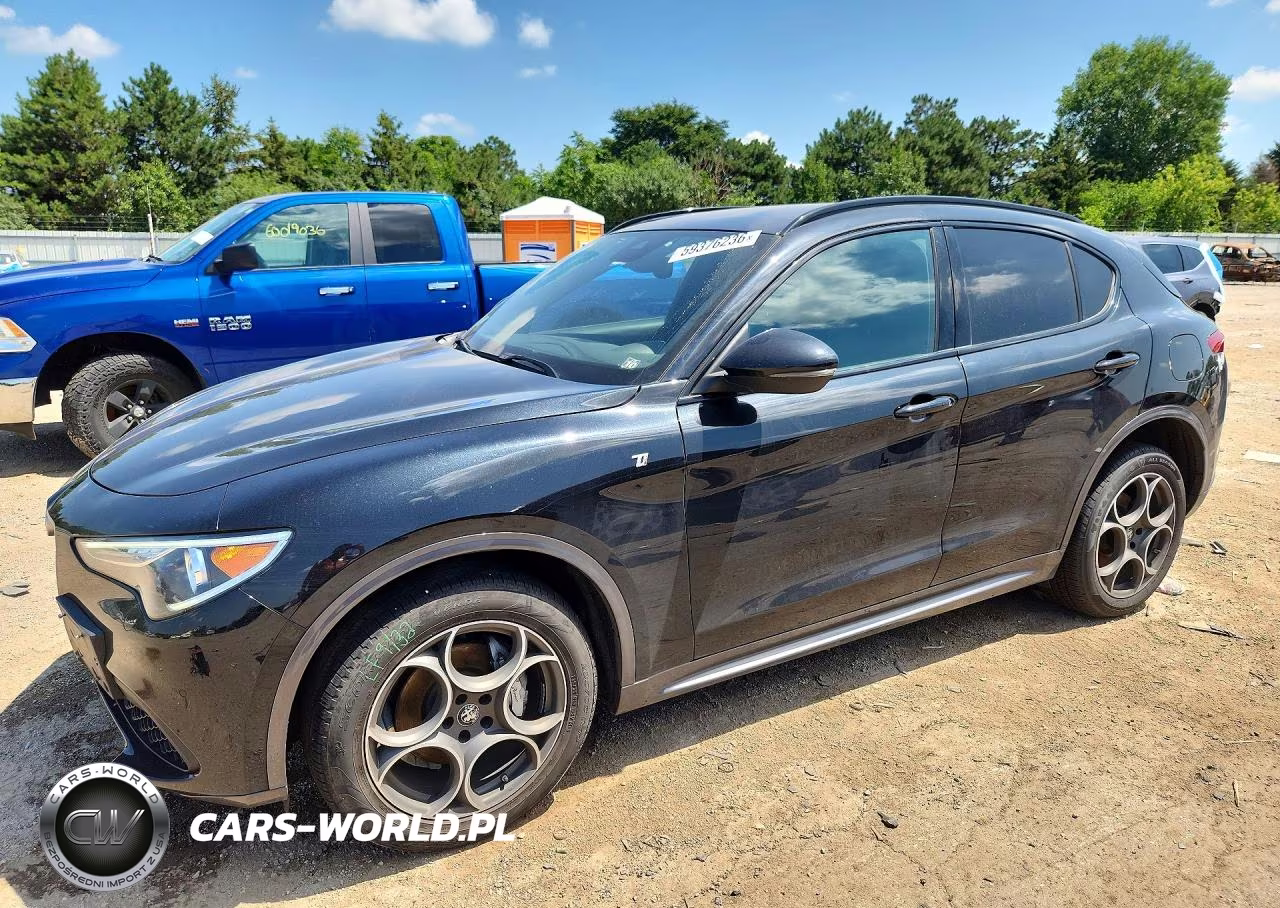 2023 Alfa Romeo Stelvio Ti – zdjęcie 1 z 12