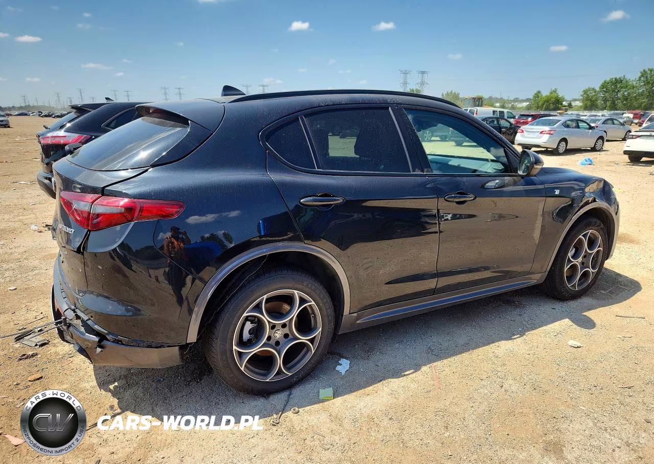 2023 Alfa Romeo Stelvio Ti VIN:ZASPAKBNXP7D54214 - 3