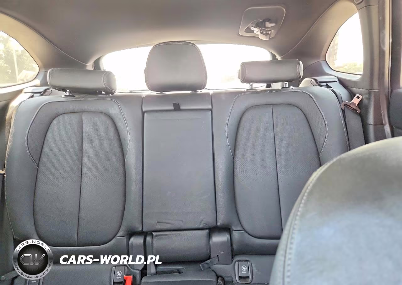 2016 BMW X1 VIN:WBXHT3Z35G4A49177 - 10