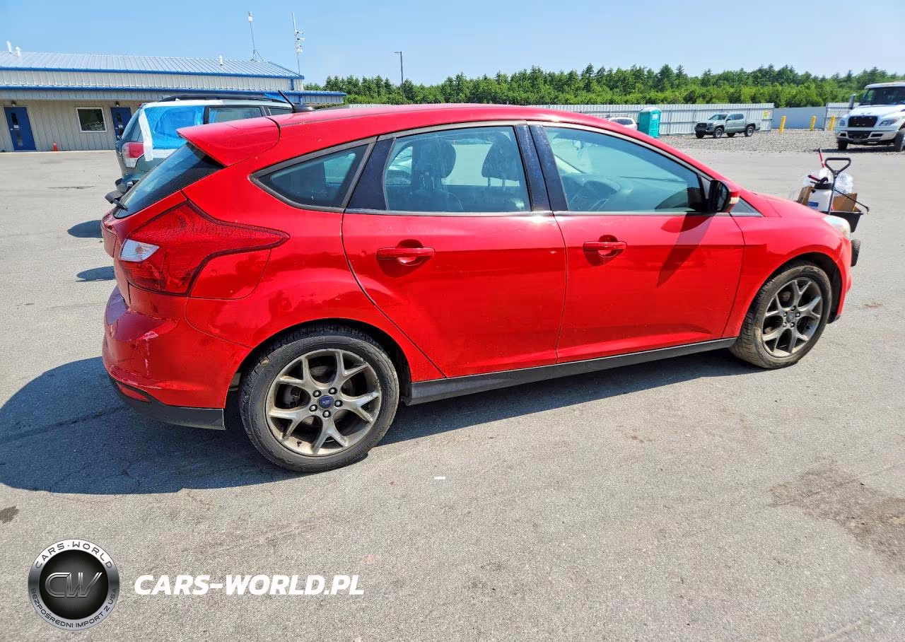 2014 Ford Focus Se VIN:1FADP3K22EL337844 - 3