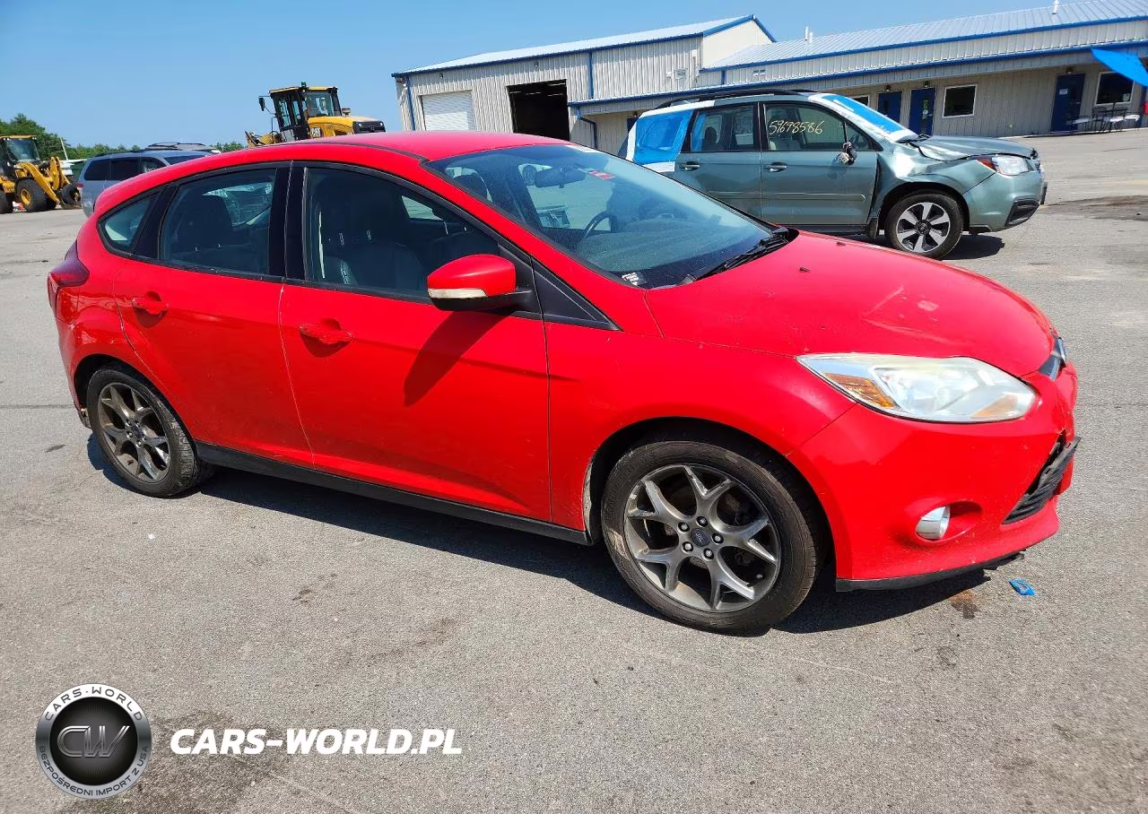 2014 Ford Focus Se VIN:1FADP3K22EL337844 - 4