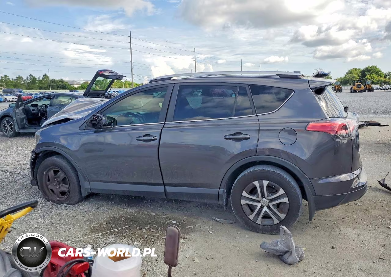 2017 Toyota Rav4 Le VIN:JTMZFREV8HJ720683 - 2