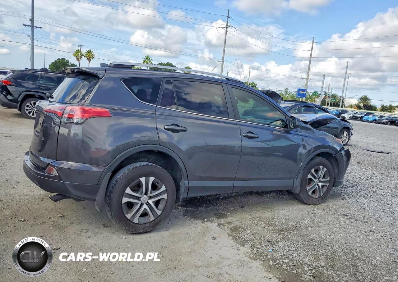 2017 Toyota Rav4 Le VIN:JTMZFREV8HJ720683 - 3