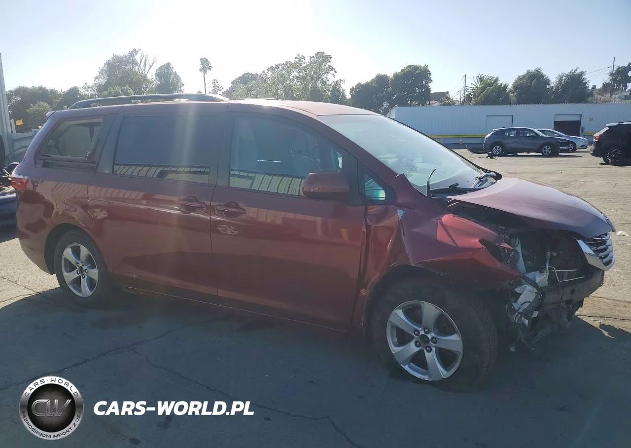 2015 Toyota Sienna Le VIN:5TDKK3DCXFS601057 - 4