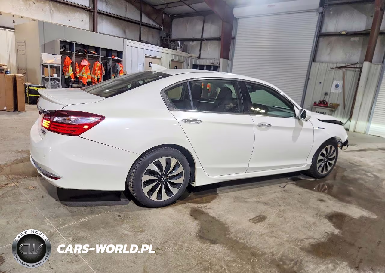 2017 Honda Accord Touring Hybrid VIN:JHMCR6F71HC012838 - 3