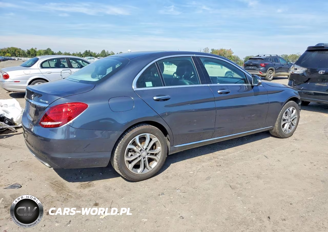 2015 Mercedes-Benz C 300 4Matic VIN:55SWF4KB4FU001109 - 3