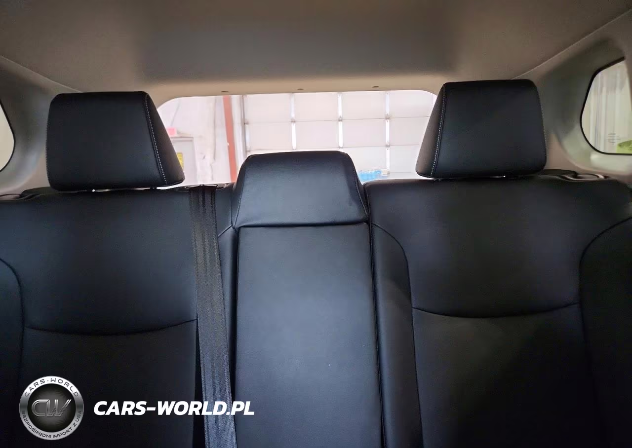 2026 Toyota Corolla Cross Xle VIN:7MUDAAAG5TV181197 - 10