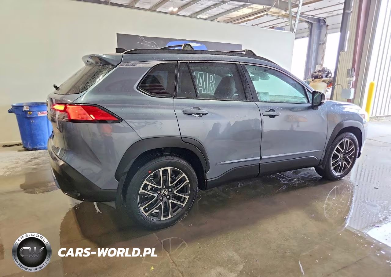 2026 Toyota Corolla Cross Xle VIN:7MUDAAAG5TV181197 - 3