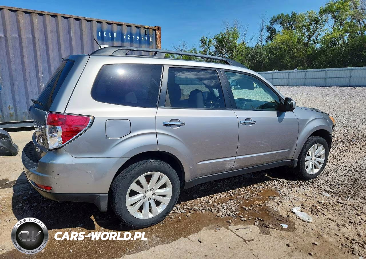 2011 Subaru Forester 2.5X Premium VIN:JF2SHADC1BH762934 - 3