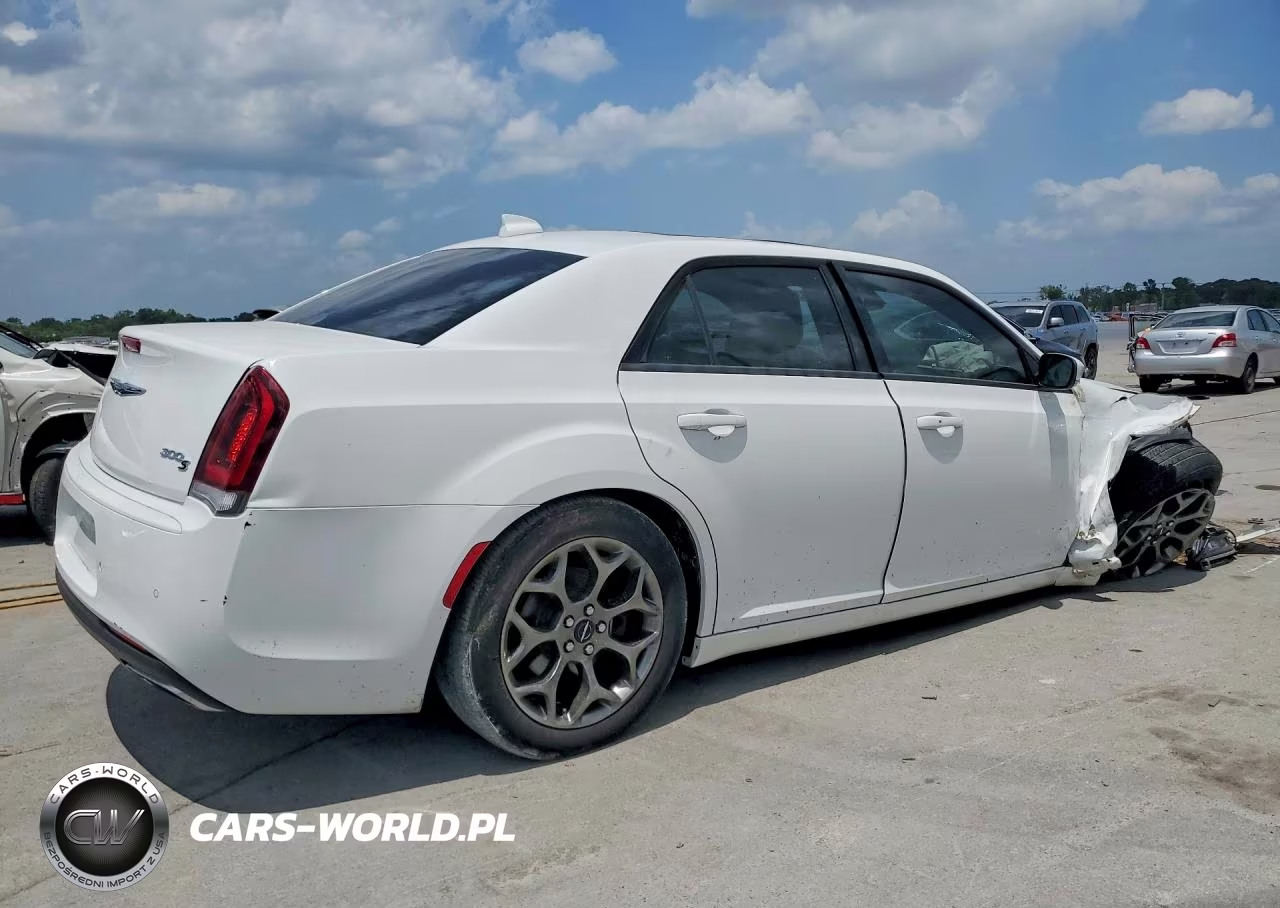2015 Chrysler 300 S VIN:2C3CCAGG0FH905358 - 3