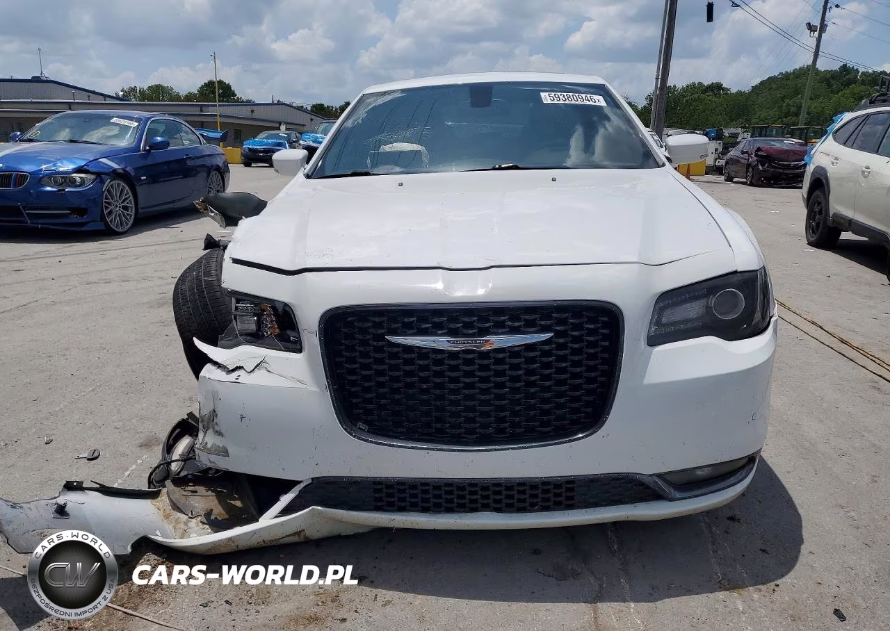 2015 Chrysler 300 S VIN:2C3CCAGG0FH905358 - 5