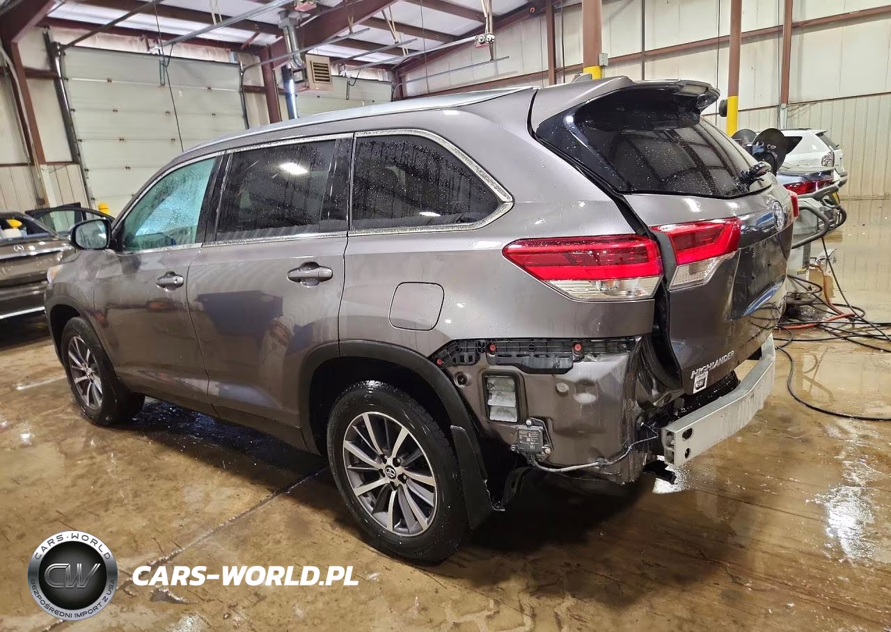 2019 Toyota Highlander Xle VIN:5TDJZRFH6KS580236 - 2