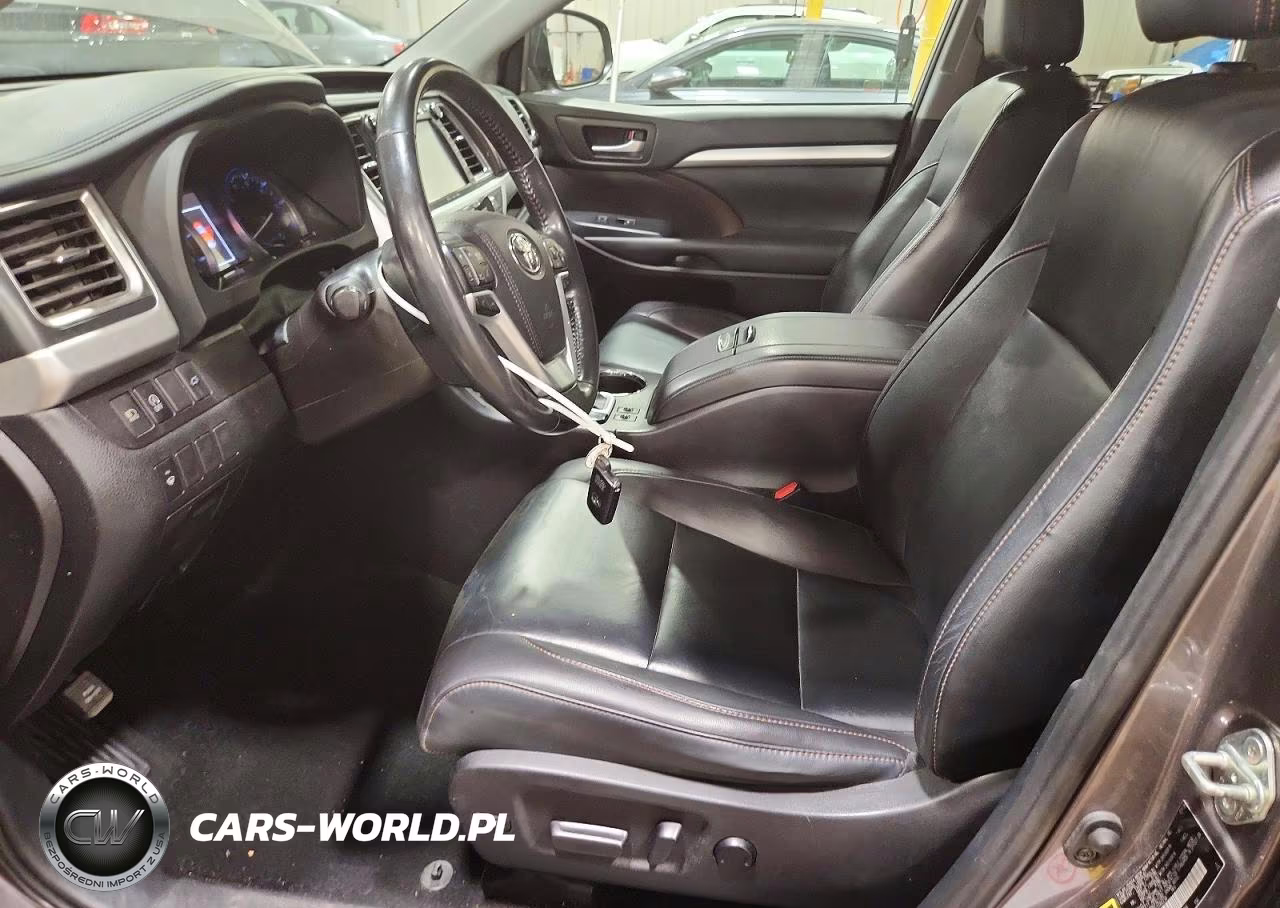 2019 Toyota Highlander Xle VIN:5TDJZRFH6KS580236 - 7