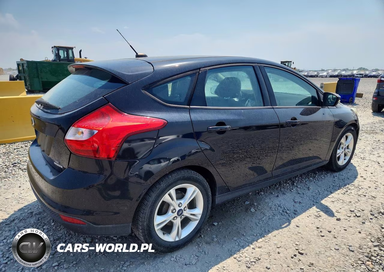 2014 Ford Focus Se VIN:1FADP3K2XEL390775 - 3