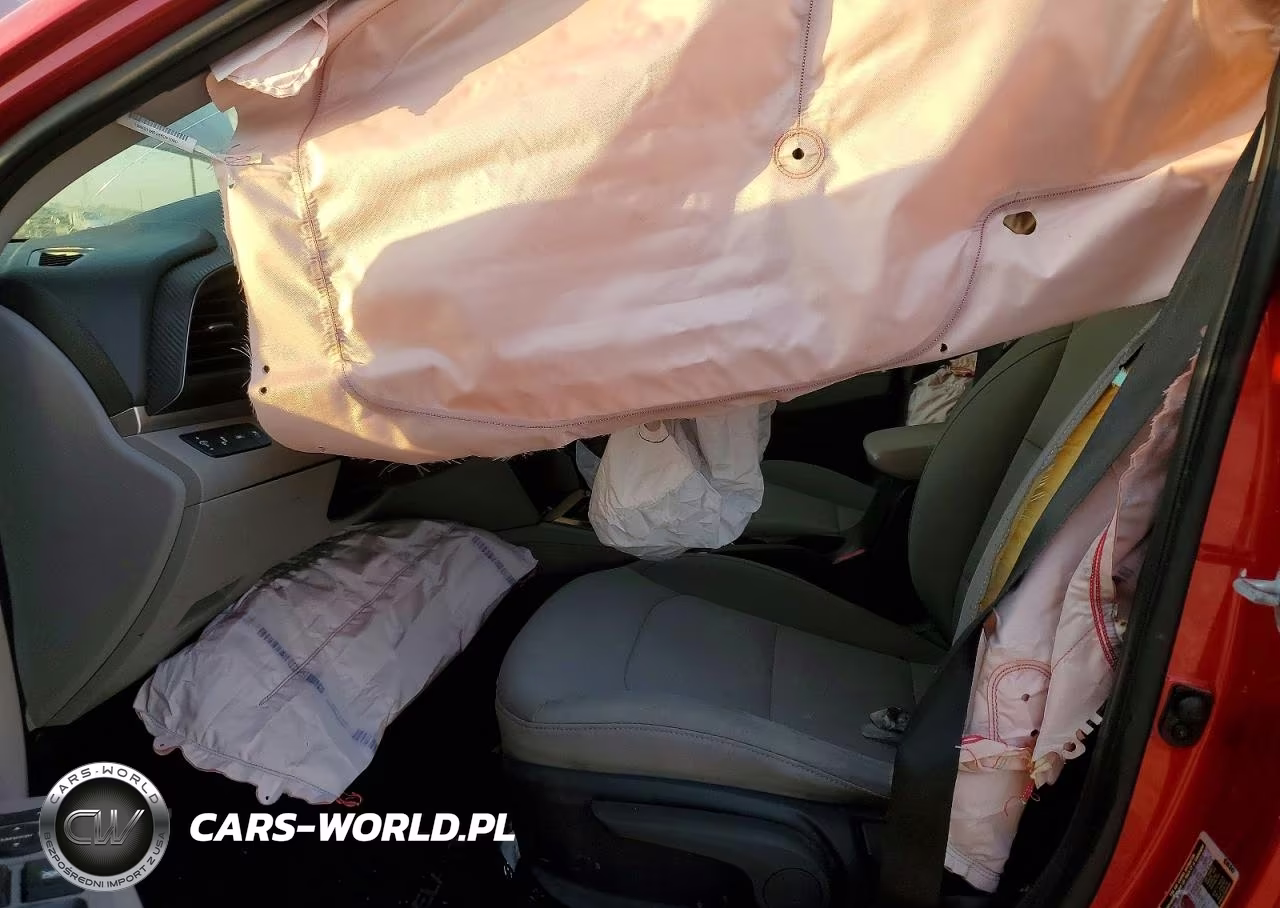 2020 Hyundai Elantra Sel VIN:5NPD84LF0LH587891 - 7